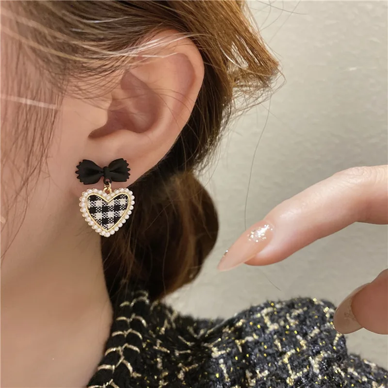

Autumn Winter New Love Heart Bow Tie Earrings Korean Dongdaemun Plaid Fabric All-Match Commute Earrings for Women