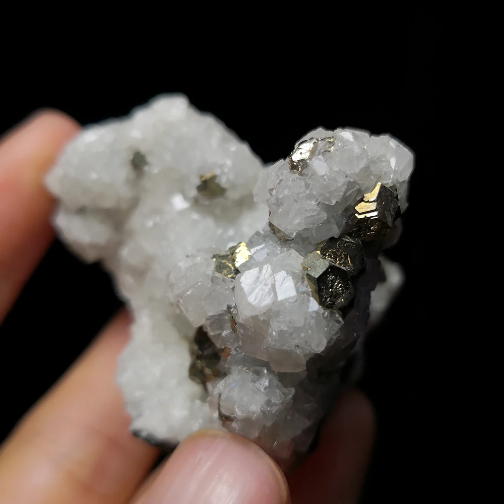 85g натуральных камней и минералов рок кальцит с кристаллами Колчедана Anhui PROVINCE CHINA