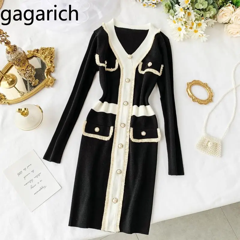 Женское платье с длинным рукавом Gagarich Черное и белое вязаное v-образным вырезом