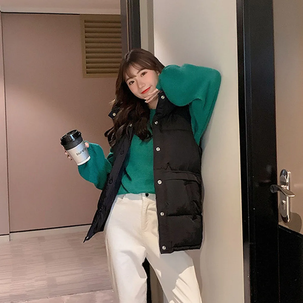 Женский стеганый жилет с воротником стойкой однотонный карамельных цветов на