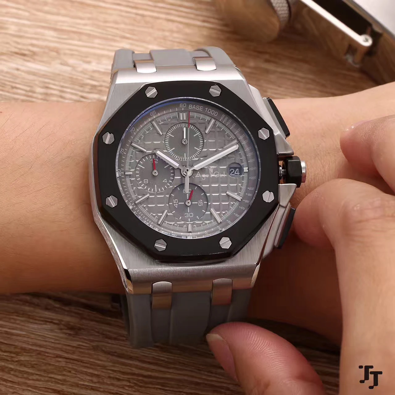 

Classic New Chronograph Men Watch Stopwatch James Sapphire Watches Silver Black Blue White Rubber Sport Limited AAA+