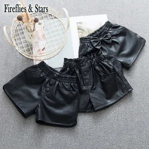 Демисезонные шорты из искусственной кожи для девочек, шорты для малышей, детские шорты, детская одежда, новинка, плиссированная талия из искусственной кожи с бантом и заплатками, для детей от 2 до 14 лет