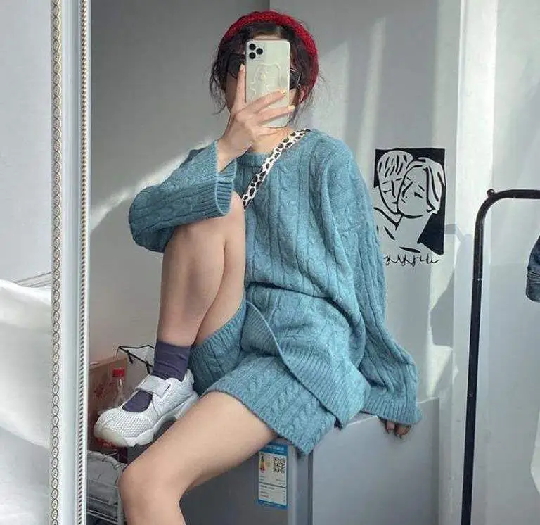 

Chic Two Piece Knitted Clothing Set Women Knitted Suit Outfits 2021 Casual Loose Knitting Pullover Sweater + Shorts Set