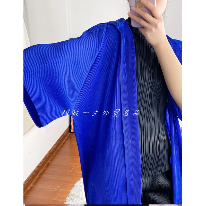 

2021 Spring and Summer new women's single-breasted jacket Miyak Fold Fashion loose large size Thin verandar hooded windbreaker