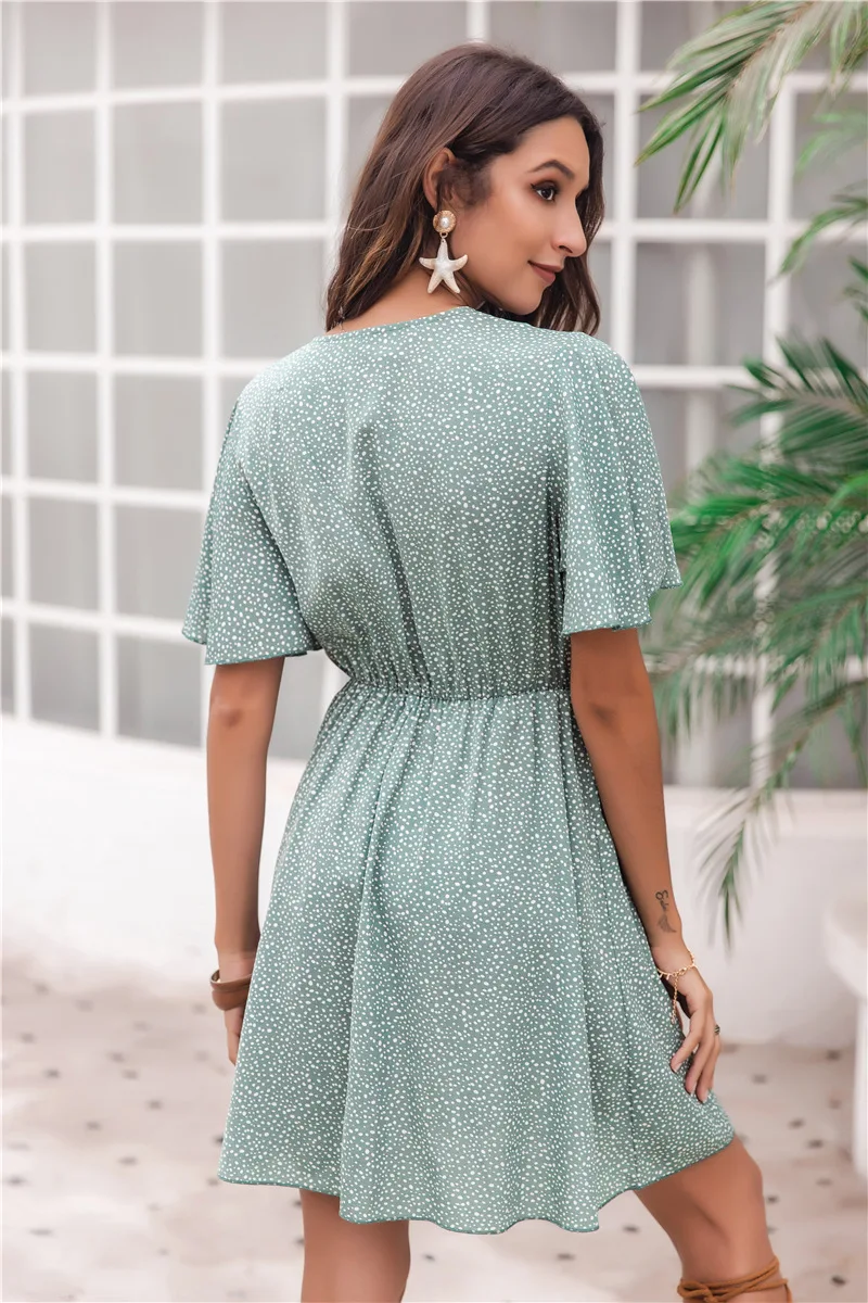 

Summer new women's small fresh Dress Holiday storm point V-neck large dress