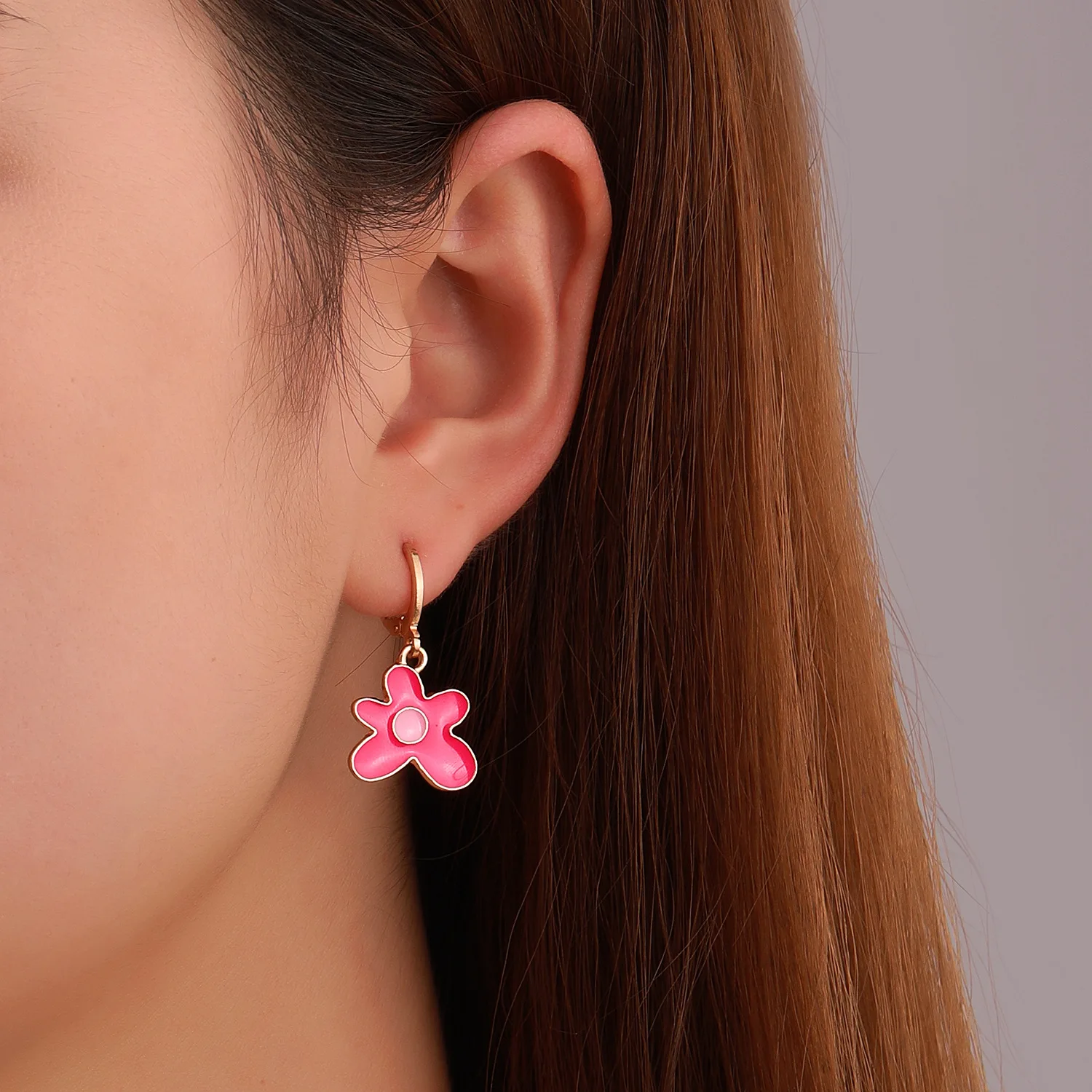 

New Drip Flower Earrings Simple And Fresh Alloy Color Geometric Earrings Retro Temperament EarringsQW52