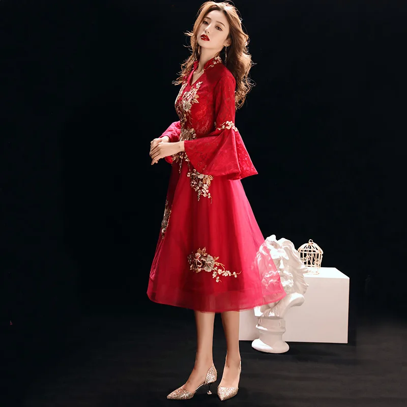 Темно красное женское свадебное платье с v образным вырезом расклешенными