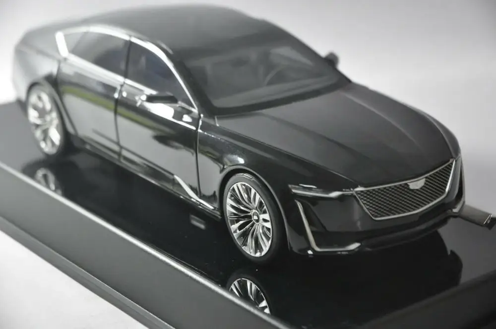 Модель литая под давлением в масштабе 1:18 для GM Cadillac эскала Gaia 2019 игрушечная