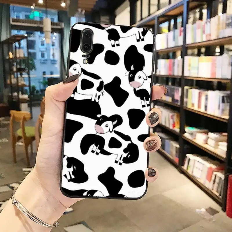 

Cow Print Black White Phone Case For Huawei Y5 Y6 II Y7 Y9 PRIME 2018 2019 NOVA3E P20 PRO P10 Honor 10