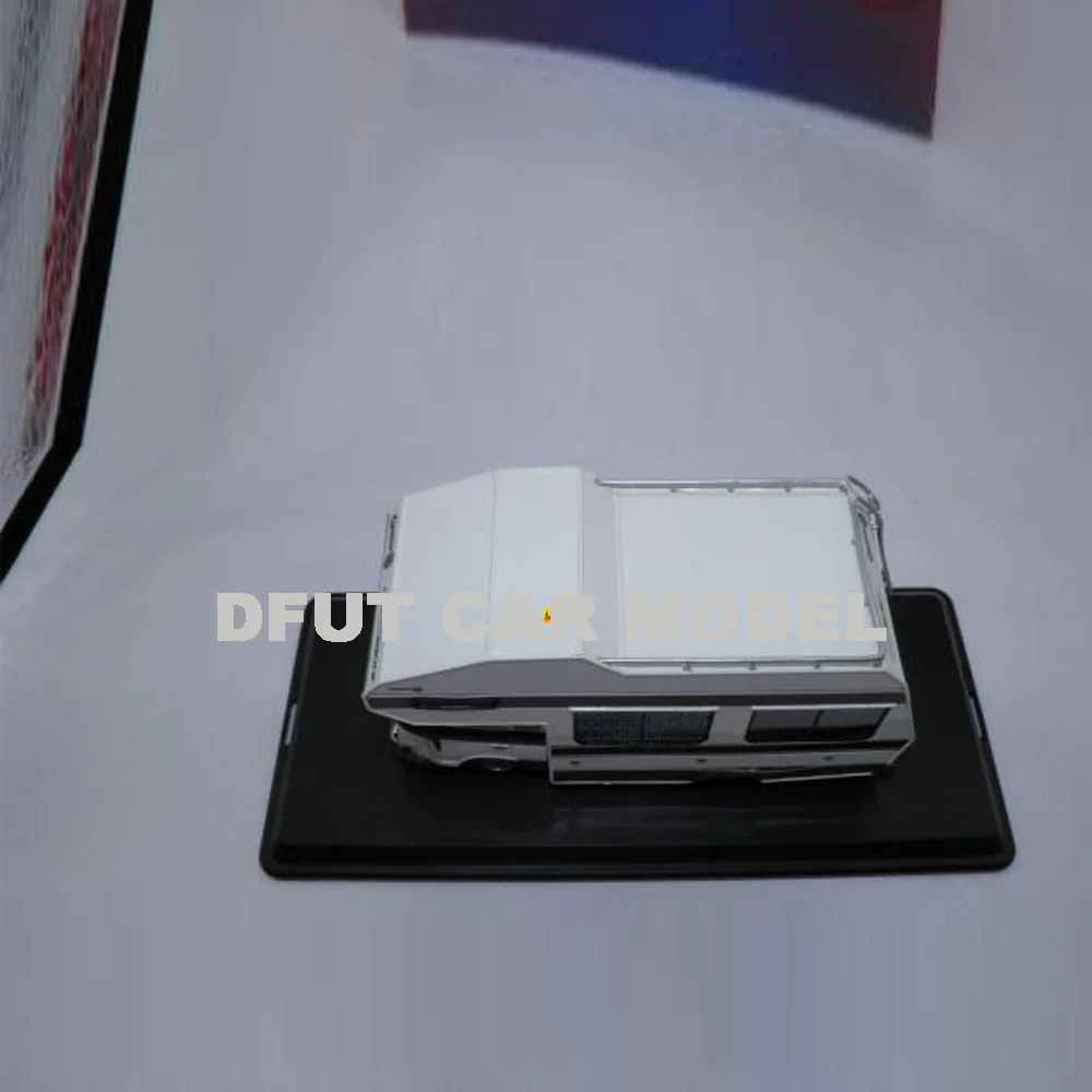 Модель автомобиля B1000 из российского сплава в масштабе 1:43 игрушки для детей
