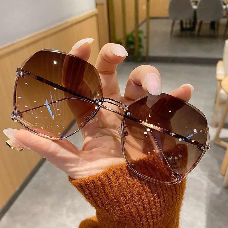 

Vintage Women Sunglasses Clear Lens Female Brand Designer Eyeglasses Fashion Rimless Thin UV400 Sun Glasses Coated Gafas