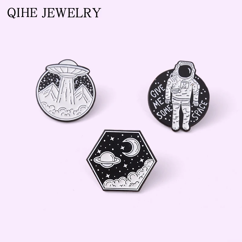 

Universe Adventure Astronaut UFO Enamel Pins Badge Cartoon Planets Brooches Lapel Pin Jewelry Gift for Space Lover Wholesale