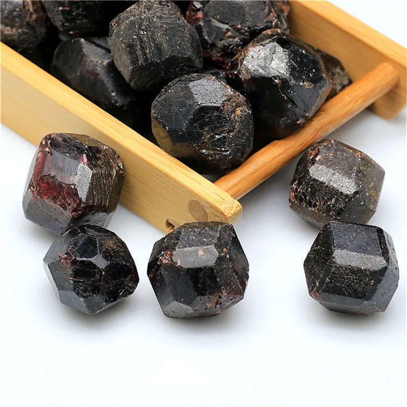 

Natural Garnet Crystal Stone Raw Original Tumbled Stone Red Wine Rough Stones Healing Specimen Minerals