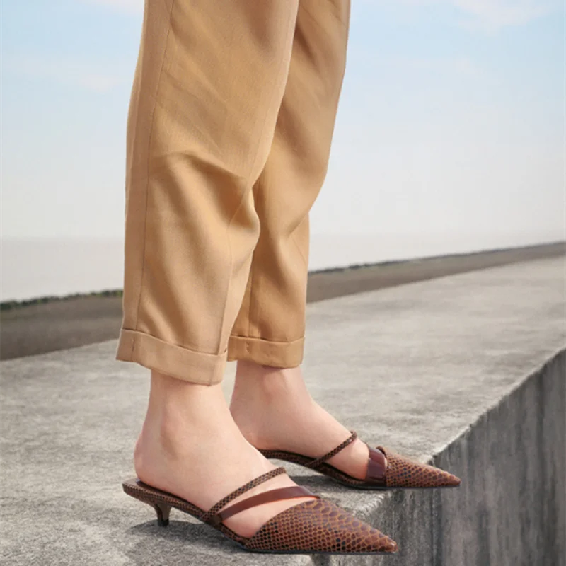 

LMZNH 2021 Fashion Brand Slippers Women PVC Pointed Toe Snake Print Slip-On Comfortable Women Shoes Brand Designer Shoes Mules