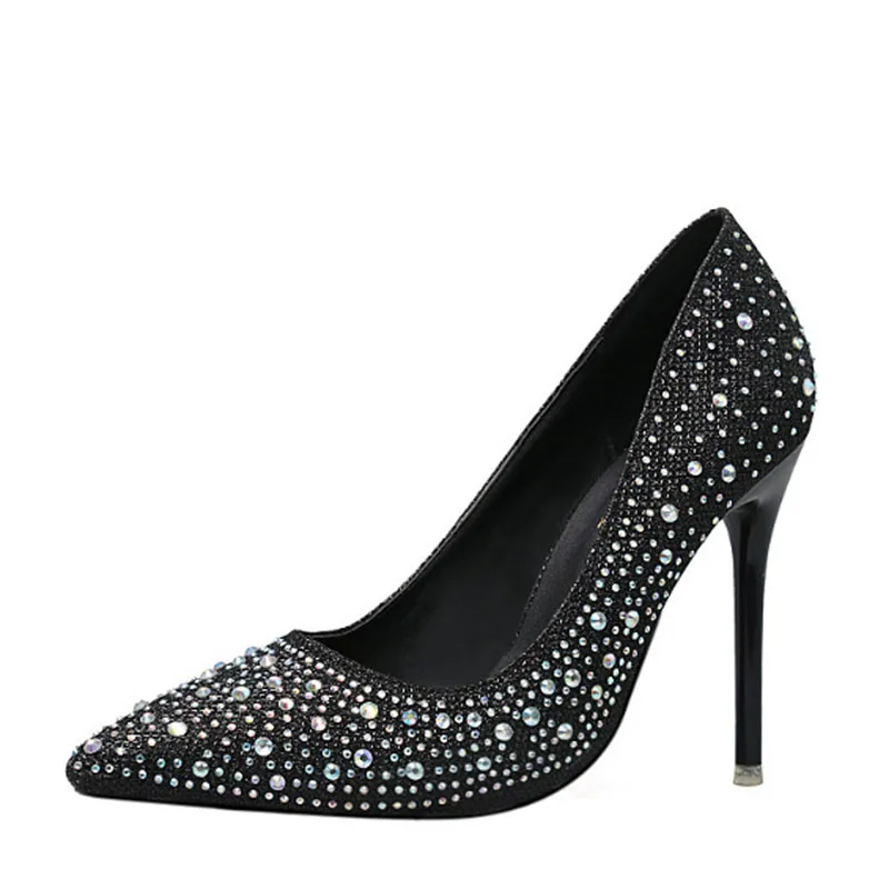 

Fashion is sweet and delicate elegant thin heel high heel shallow mouth tip jackpot drill water drill wedding single shoe