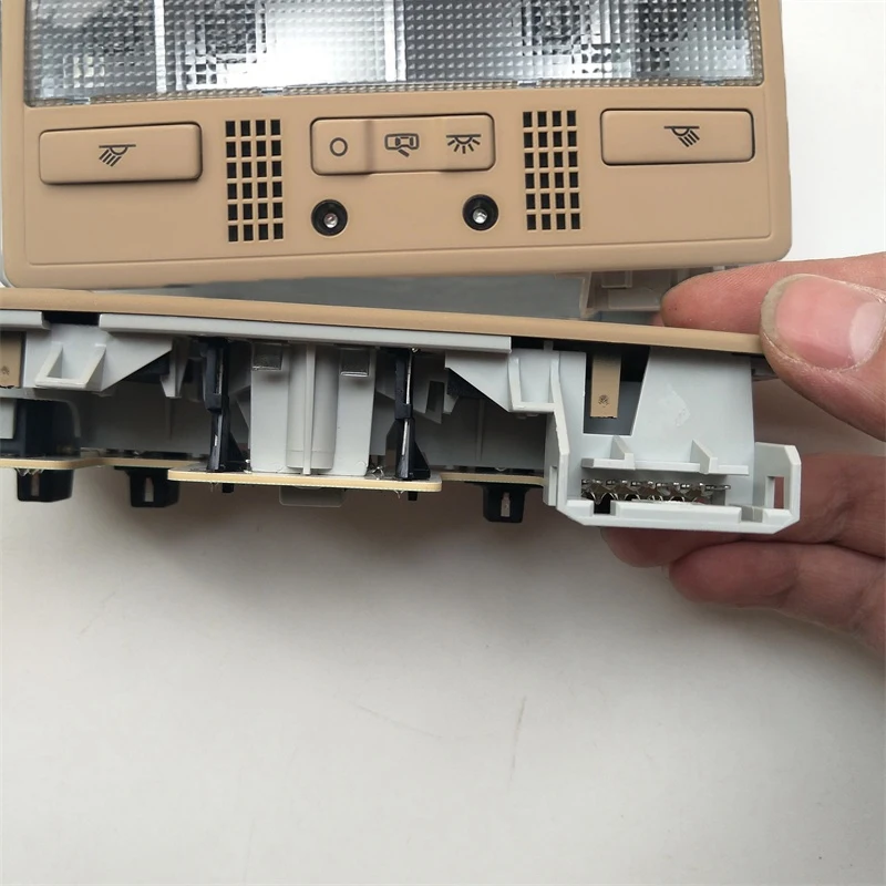 Купольсветильник лампа для салона автомобиля чтения Passat B5 3BD 947 105 2EN |