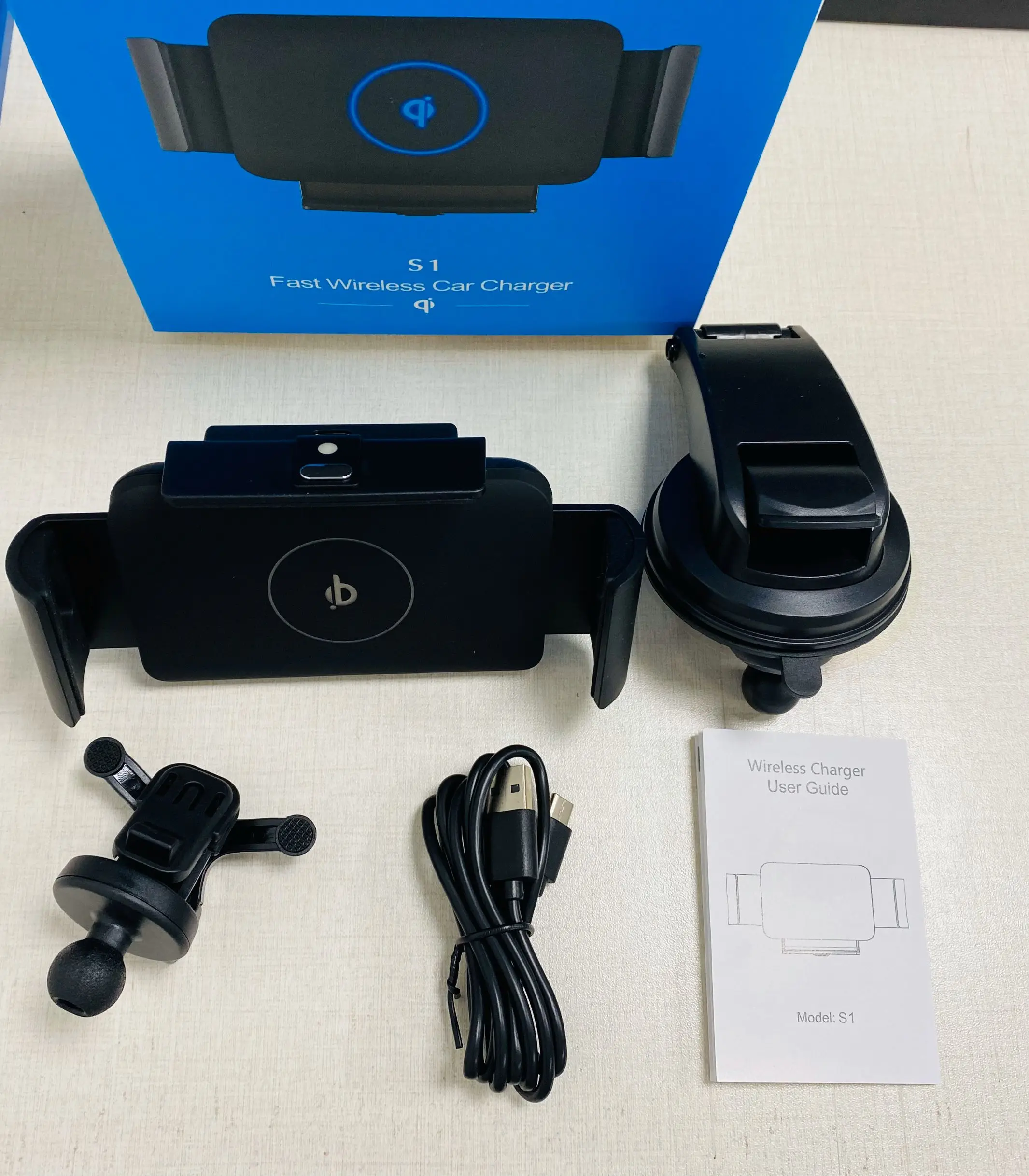

Non-magnetic mobile phone wireless charging stand for car dashboard smart sensor phone holder for iPhone12 Xiaomi Huawei Samsung