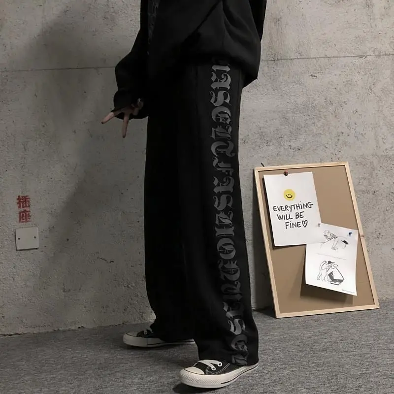 

Брюки мужские весенние с буквенным принтом, уличные черные повседневные свободные штаны с завышенной талией в Корейском стиле Харадзюку, м...