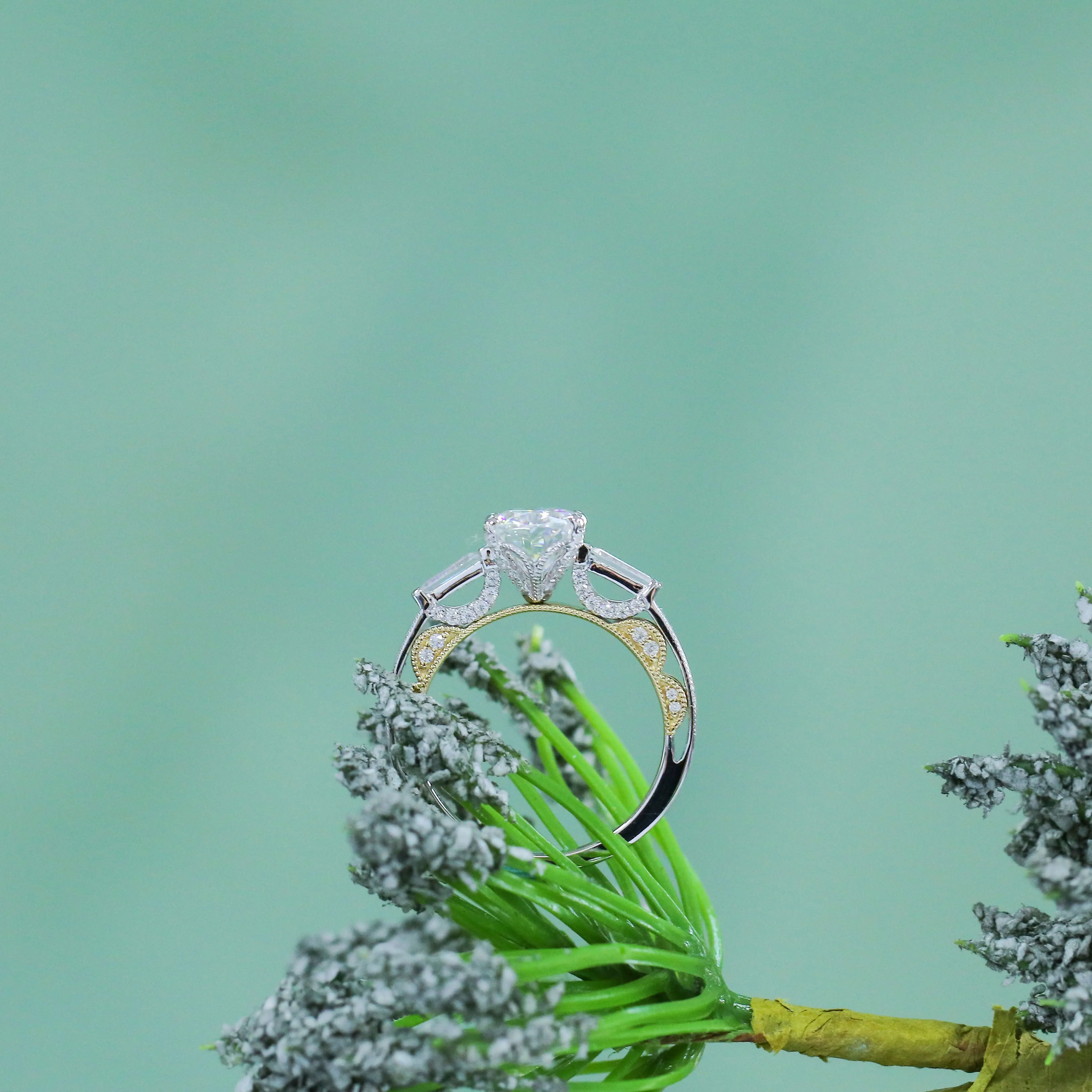 DovEggs Two Tone Center 2ct 7*9mm DEF/GH Color Oval Moissanite Three Stone Wedding Engagement Ring with Accents for Women | Украшения и