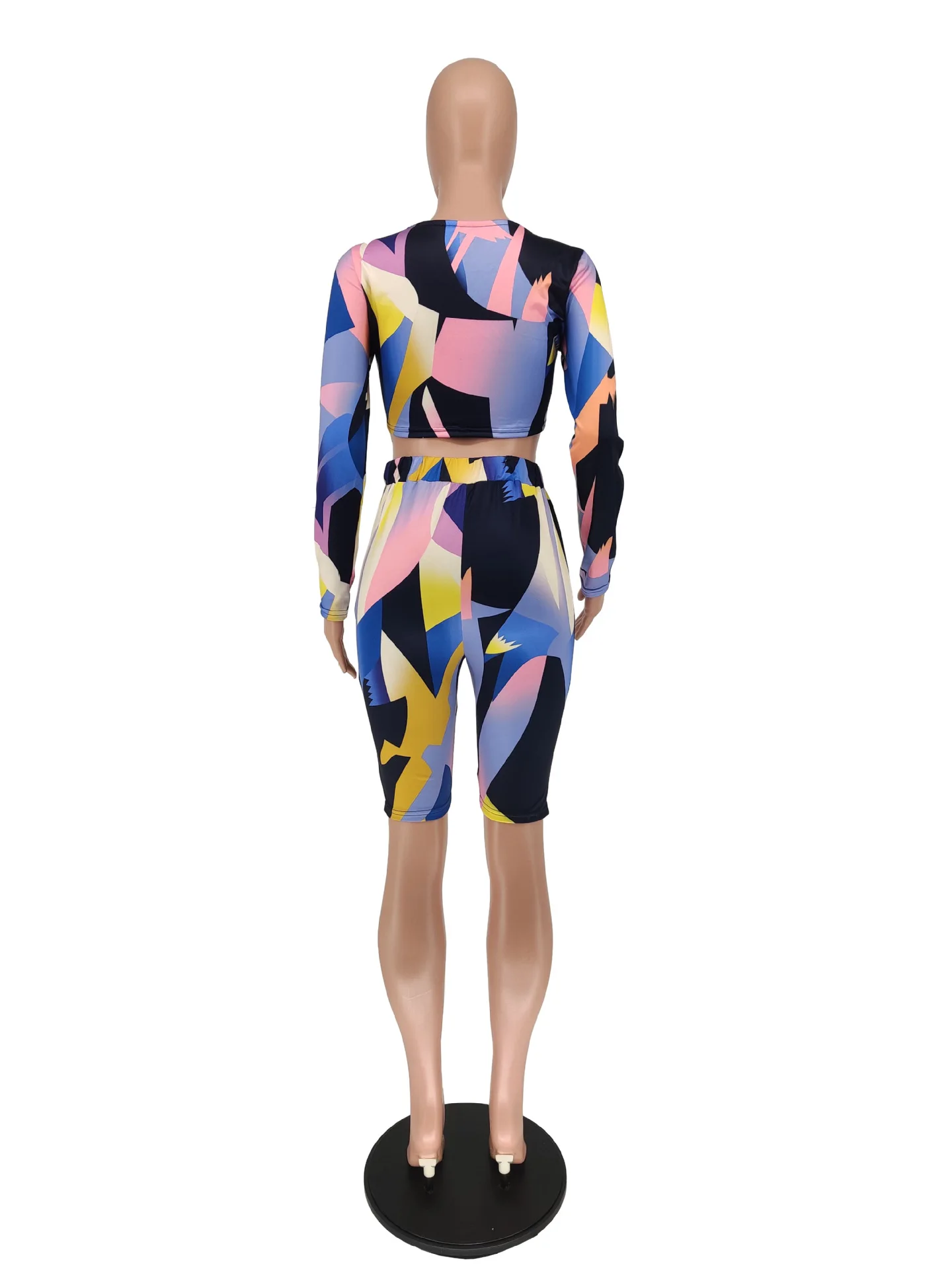 

2021 spring new leisure multicolor print sport two piece fashion slim fit o-neck long sleeve shirt and shorts women's suit
