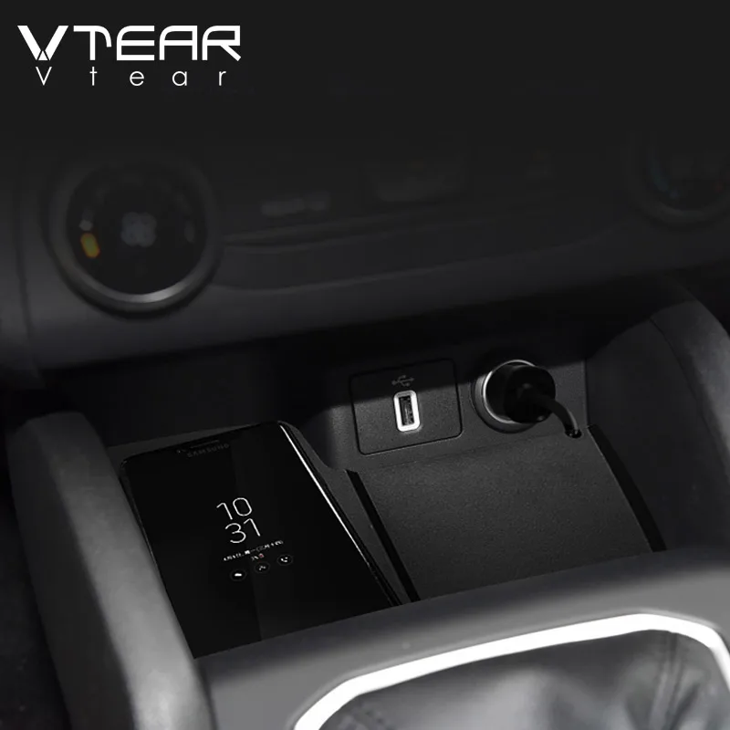 

Car QI Wireless Charger For Ford Focus MK4 2021 2020 2019 Accessories Modification 15W Fast Phone Charging Plate Pad