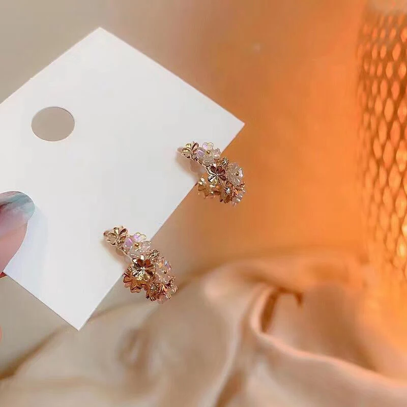

Korean Handmade Fashion Elegant Metal Shell Flower Hoop Earrings For Women Girls Small Circle Boucle Temperament Jewelry