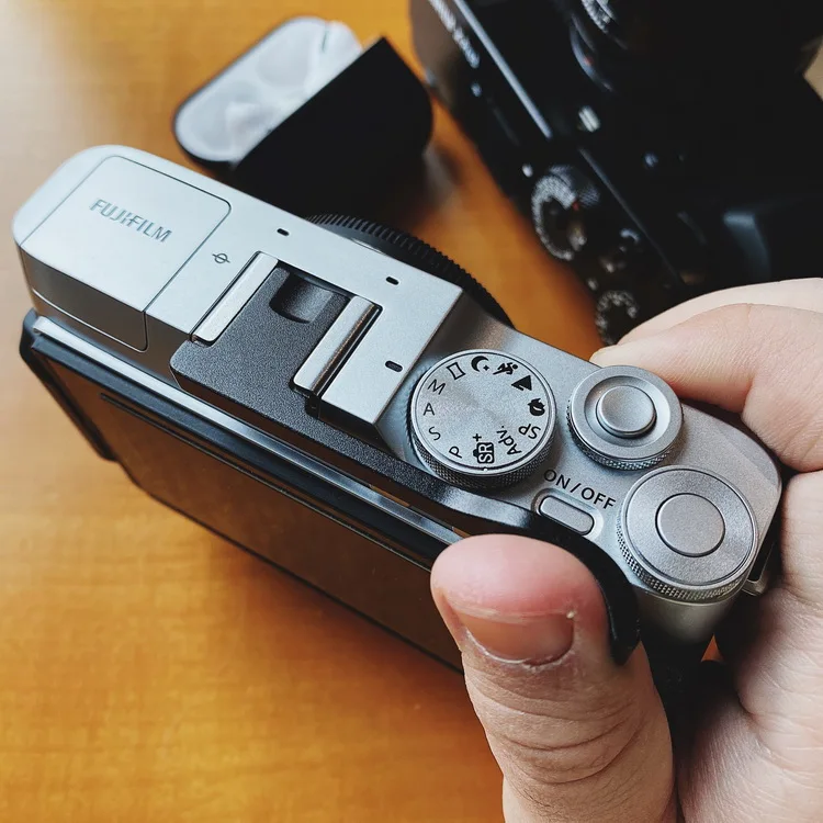 

High Quality Metal Hot Shoe Cover Thumb-Up Hotshoe Thumb Up Grip For Fuji Fujifilm XA7 X-A7