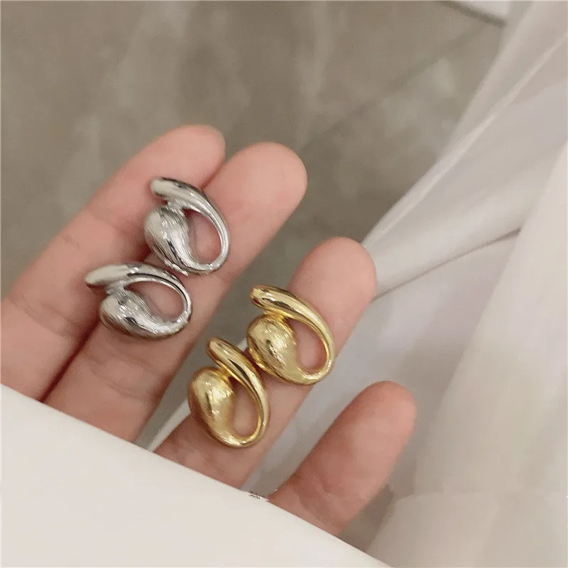 

2021 Korea Trend Simple Vintage Metal Geometric Stud Earrings For Women Girls Party Dating Travel Birthday Jewelry Accessories