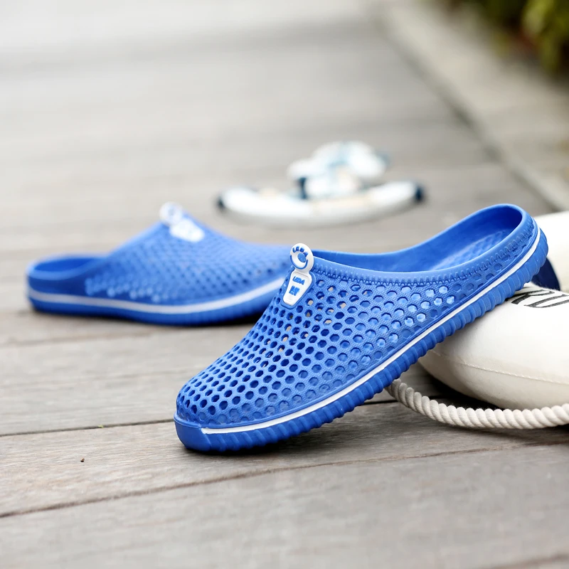 

Slippers Cutout Clogs Shoes Fashion Men Women Garden Convenience Bathroom Slippers Non-slip Beach Sandals