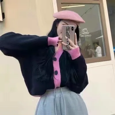 

Женское осенне-весеннее пальто с V-образным вырезом