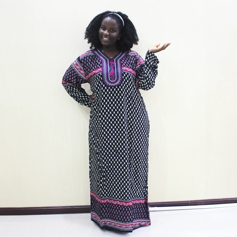 Женское длинное платье в горошек свободное винтажное с аппликацией и длинным