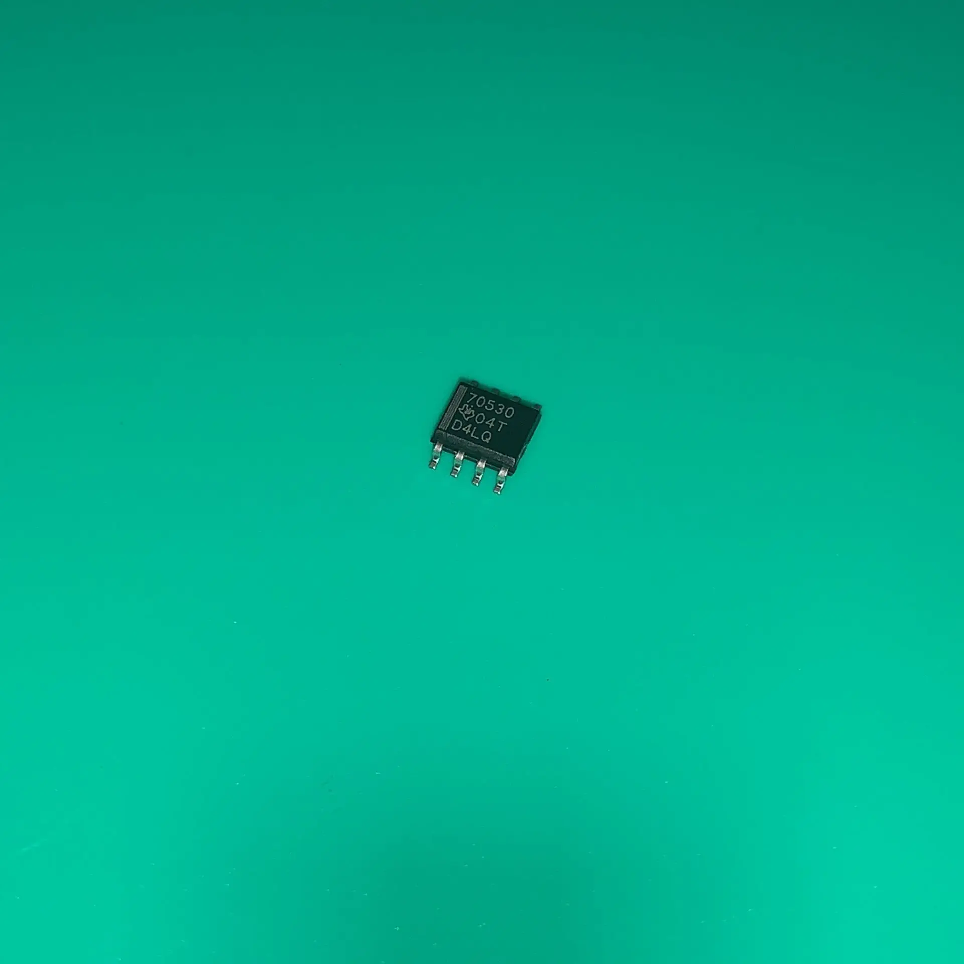 5 шт./лот TPS3705-30DR SOP-8 TPS3 70530 DR IC MPU Security 2 63 V 8soic TPS370530DR TPS705-30DR TPS70530DR TPS3705-30 PS 3705 |