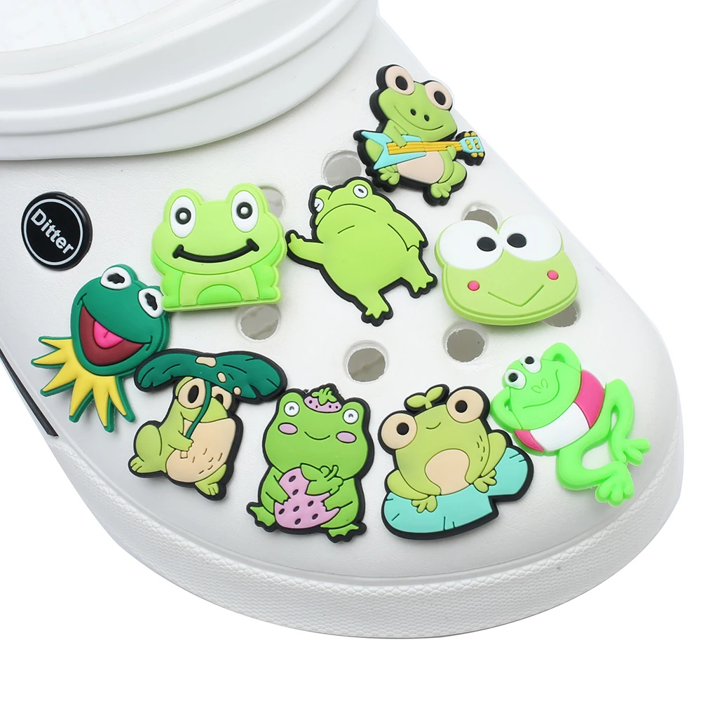 1pcs Funny Frog Shoes Charms Sad Frog Green Animal Froggy Gesture Decoration Jibz for croc Charms Designer For Xmas Gifts