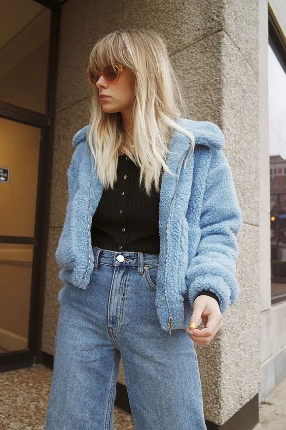 Женская синяя пушистая куртка на молнии из искусственного меха | одежда