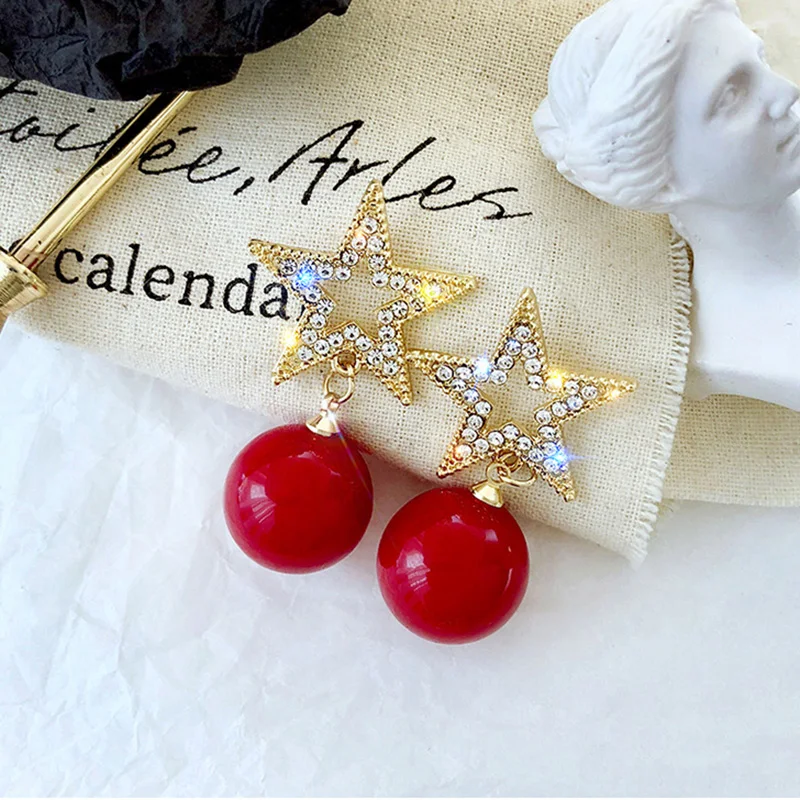 Женские серьги с искусственным жемчугом большие шарики белого и красного цветов