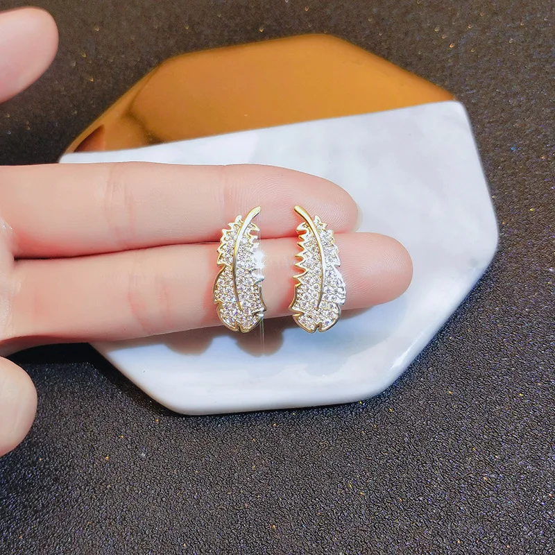 

Ins Hot Sale 14K Real Gold Exquisite Design Leaves S925 Silver Needle Temperament Stud Earrings for Women Daily Date Earrings