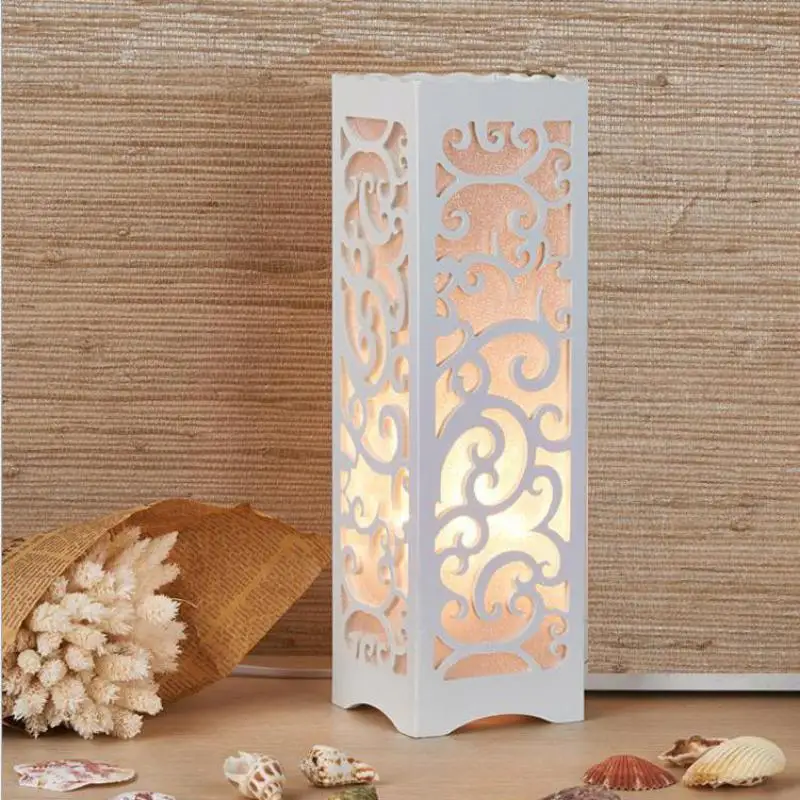 Дерева пластиковые пластины Светодиодная настольная лампа с абстрактным