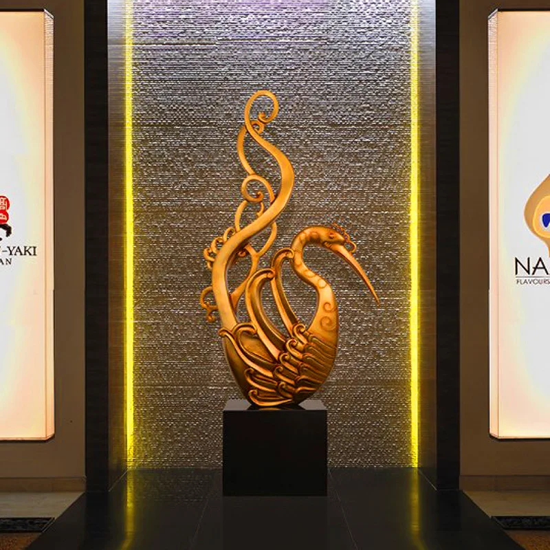 

Customized Glass Fiber Reinforced Plastic Peacock Sculpture Decoration of Club Hotel Lobby Resort Abstract Animal Sculpture