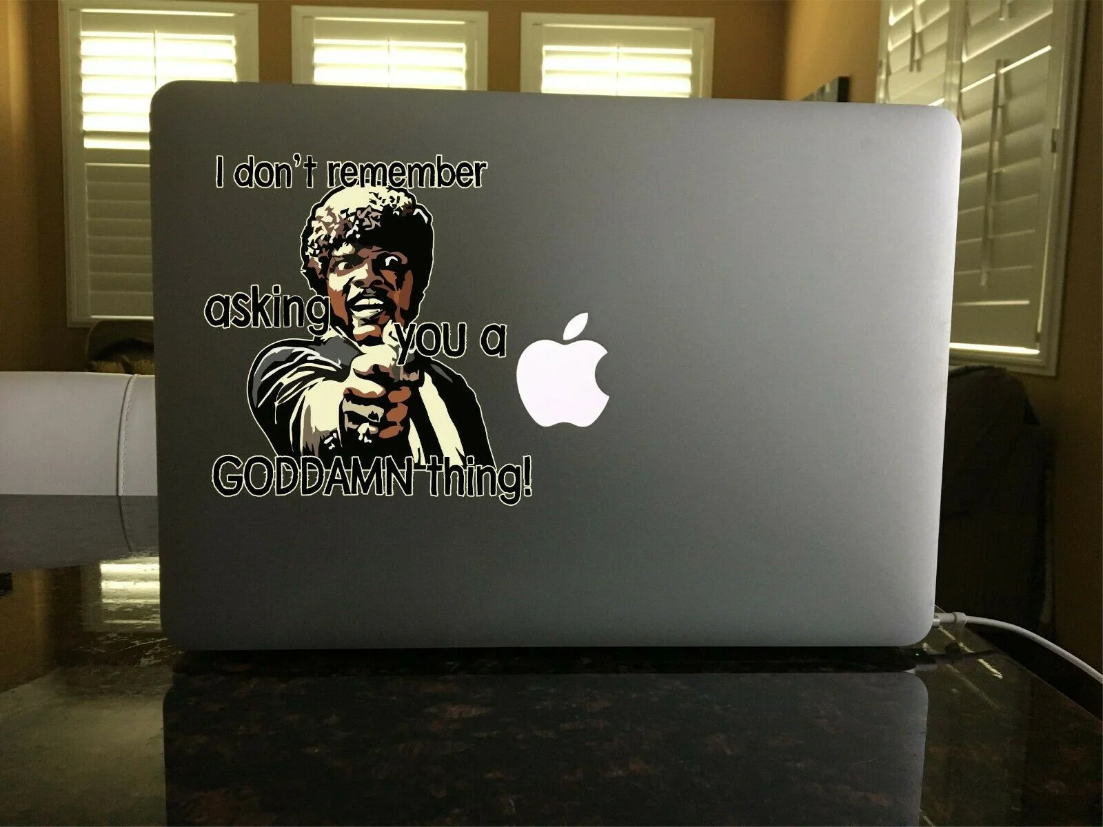 Виниловая наклейка с изображением джуля Винфилда пчелы Винсента Веги|Наклейки