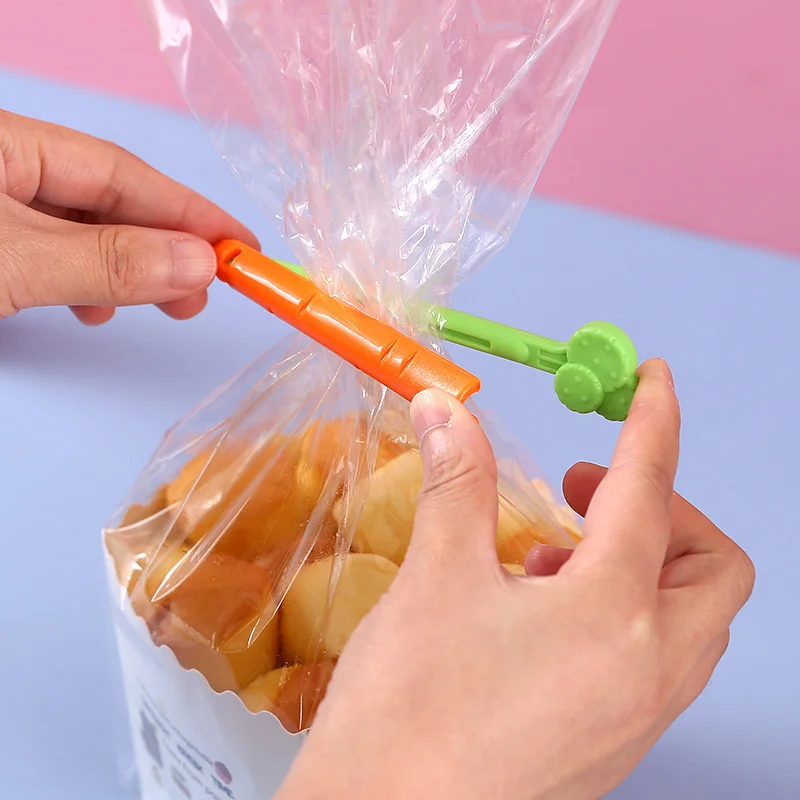 

Portable Food Snack Bag Sealing Clip Carrot-Shaped with Refrigerator Magnet Cute Pattern Kitchen Supplies Convenient Tool