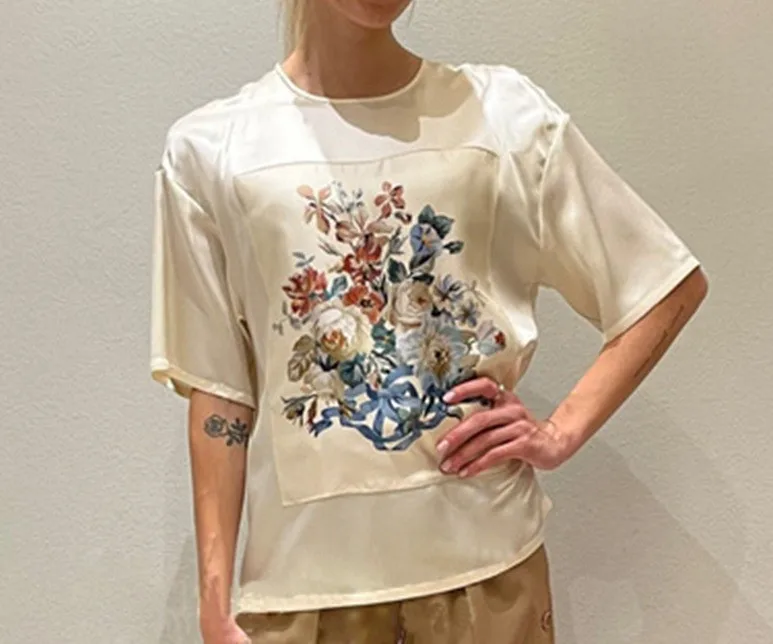 

Женская футболка, Новинка лета 2021, свободная повседневная универсальная женская рубашка с круглым вырезом и цветочным принтом, футболка с к...