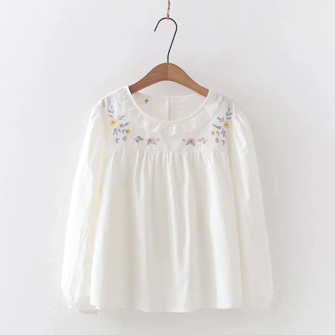 

Блузка женская хлопковая с цветочной вышивкой и круглым вырезом