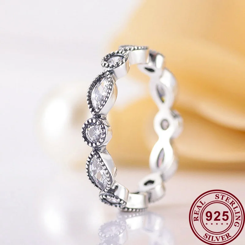 

Кольцо женское из серебра 100% пробы, с фианитом