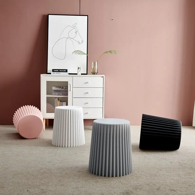 

Nordic Designer Cute Plastic Coffee Tea Round Side Table Small Cake-Shape Low Bar Stool Chair Home Living Bed Room Furniture