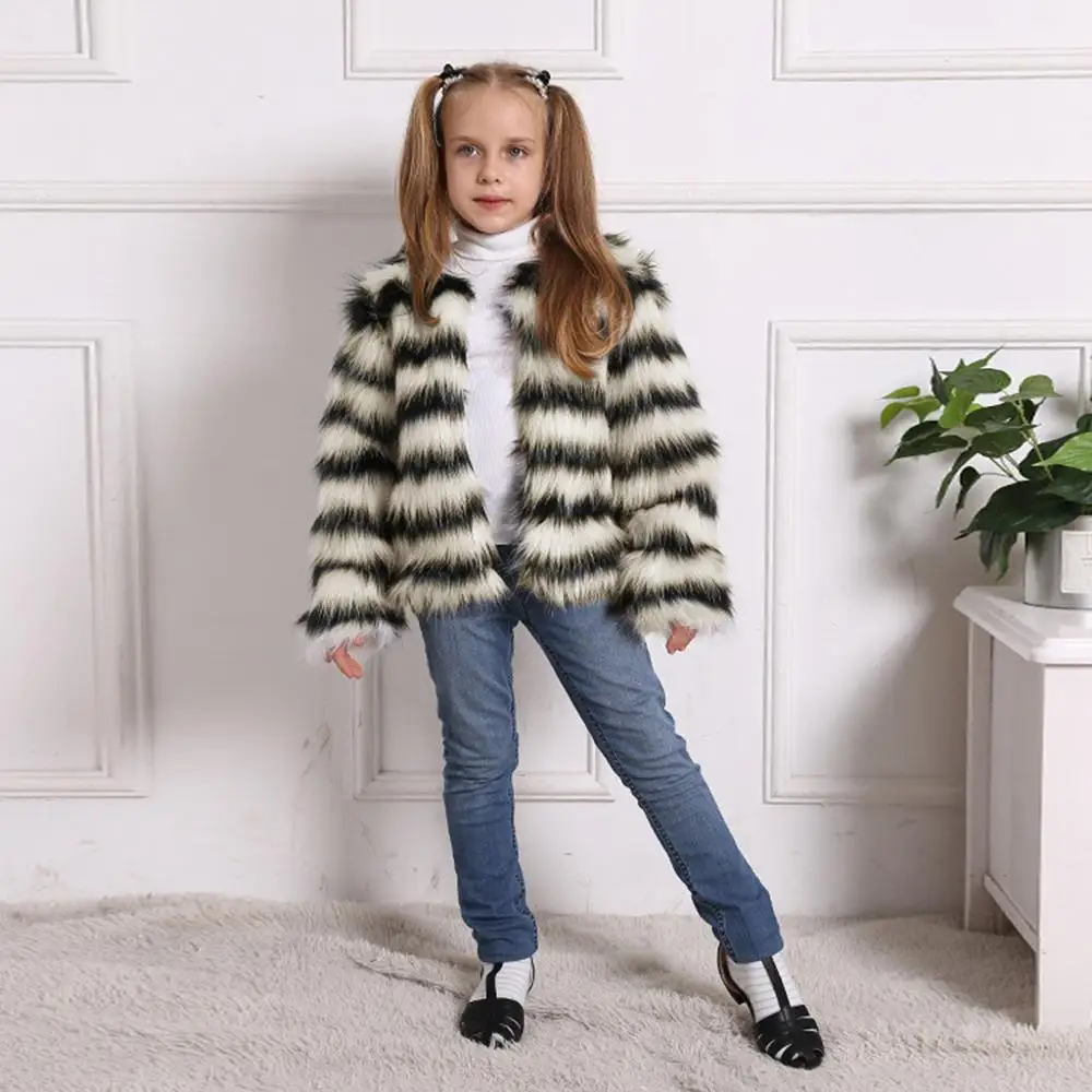 Зимнее пальто для маленьких девочек стильное меховое из искусственного меха