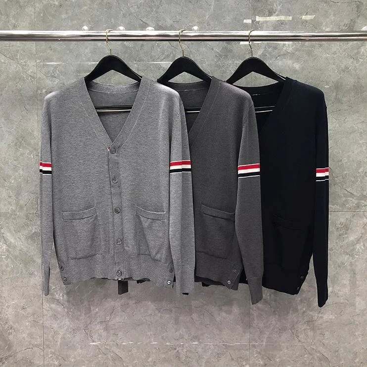 

2021 Fashion Brand Sweaters Men Slim Fit V-Neck Cardigans Clothing Sleeve Striped Cotton Wool Spring Autumn Casual Coat
