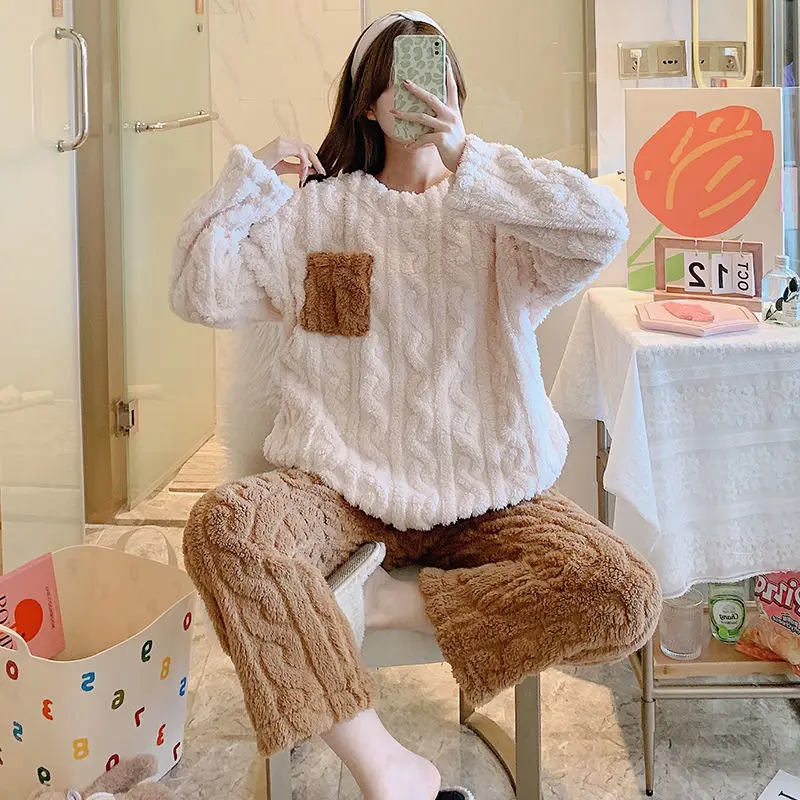 New Coral Velvet Long Sleeved Pajamas Women's Winter Thickened Plush Simple Flannel Home Clothes Foreign Style Suit Sleepwear