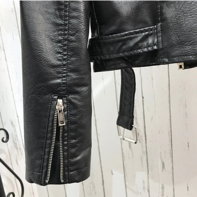 

SHENGPALAE Streetwear Graffiti PU Leather Jacket Women's Autumn 2021 New Laple Zipper Long Sleeve Epaulet Short Leather Coat