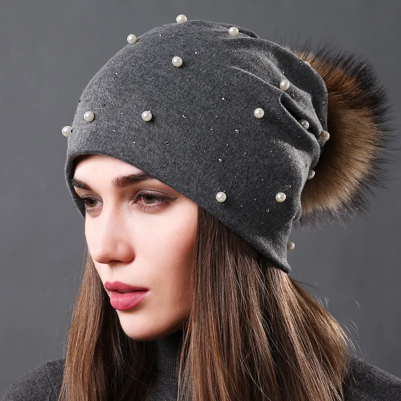 New Women's Pearls Beanies Winter Causal Solid Rhinestone Pearl Slouchy Beanies Hat with Raccoon Fur Pompom Femme Black Cap - Цвет: Dark Grey A