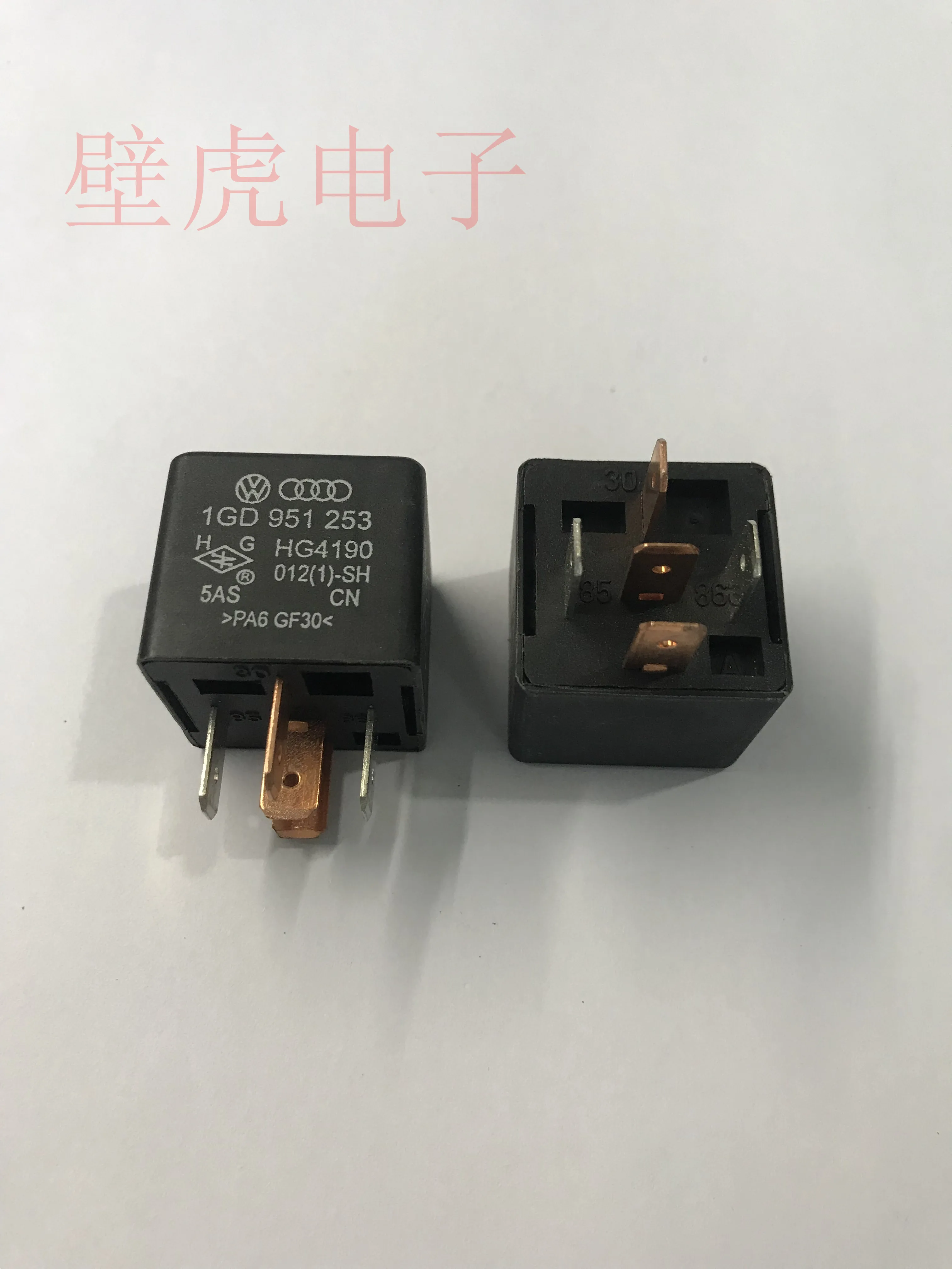 

Новое оригинальное реле HG4190 012-1Z 12VDC 12V 5-pin 5PCS -1lot